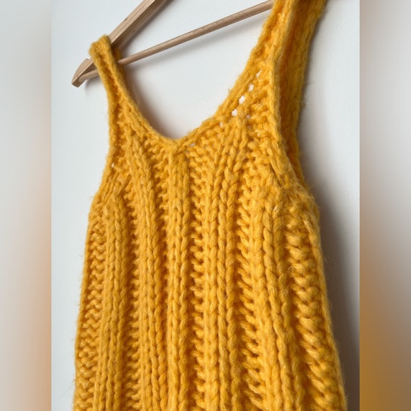 Zara Knit Tank Top - Picture 3 of 5